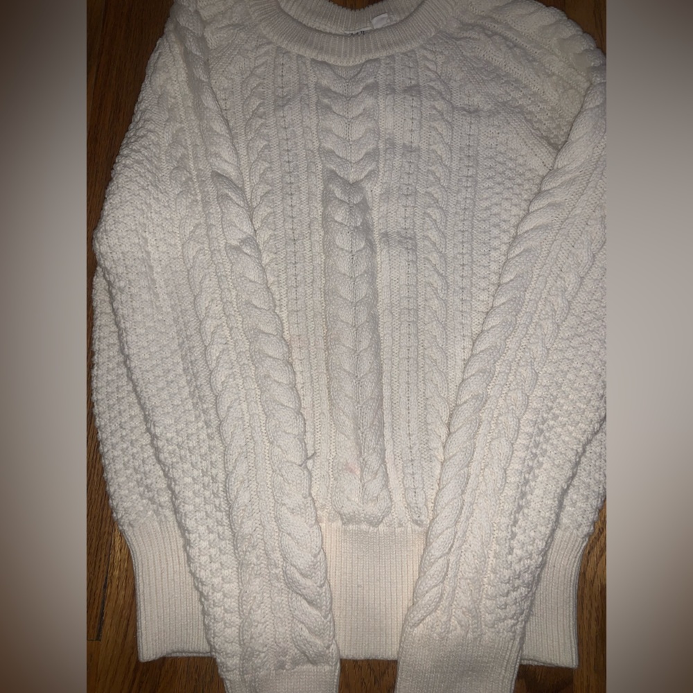 White Thick Sweater / Shirt.